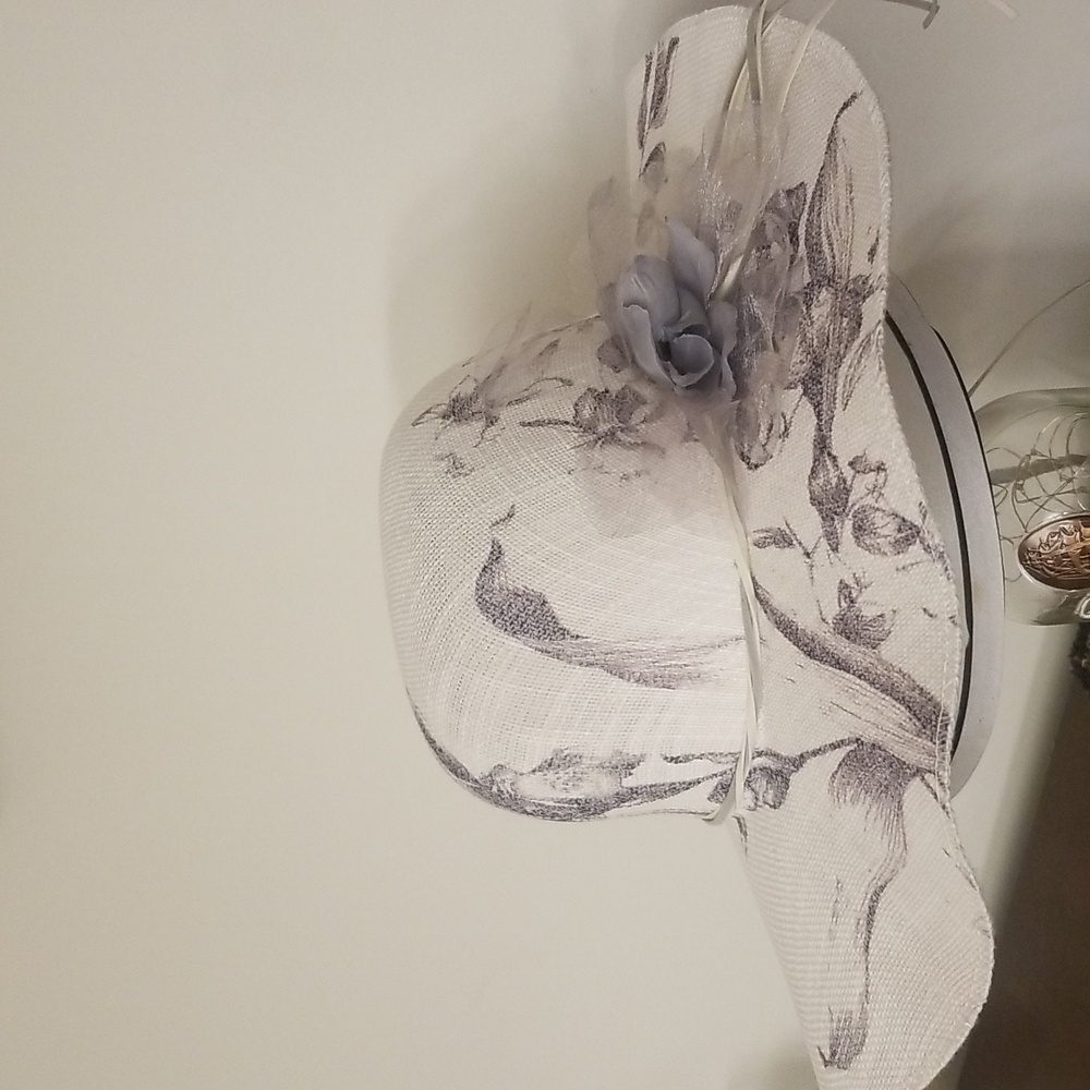 WOW❣️DID YOU SEE HER🥰Beautiful Linen/Polyester Hat